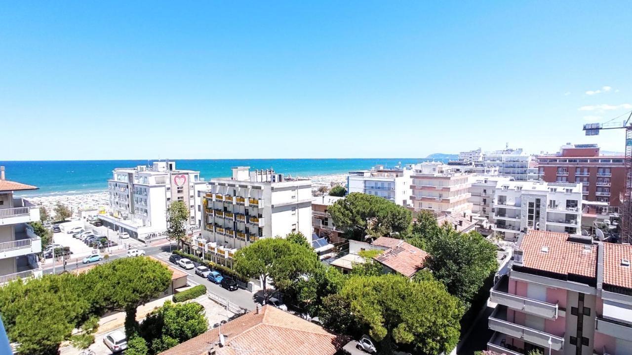 Hotel De Amicis Riccione Esterno foto